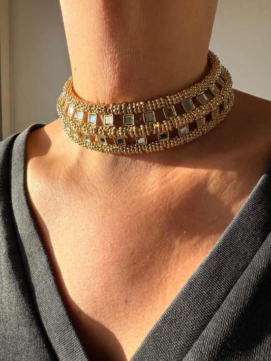 Gargantilha Dourada Rigida